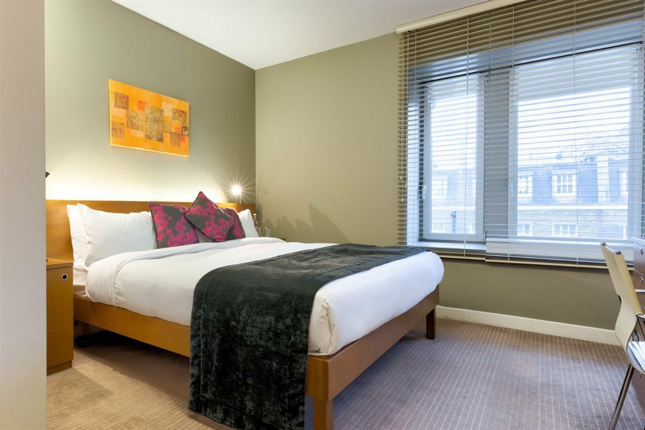 The Memoir Club, Formerly Ambassadors Bloomsbury Hotel Londen